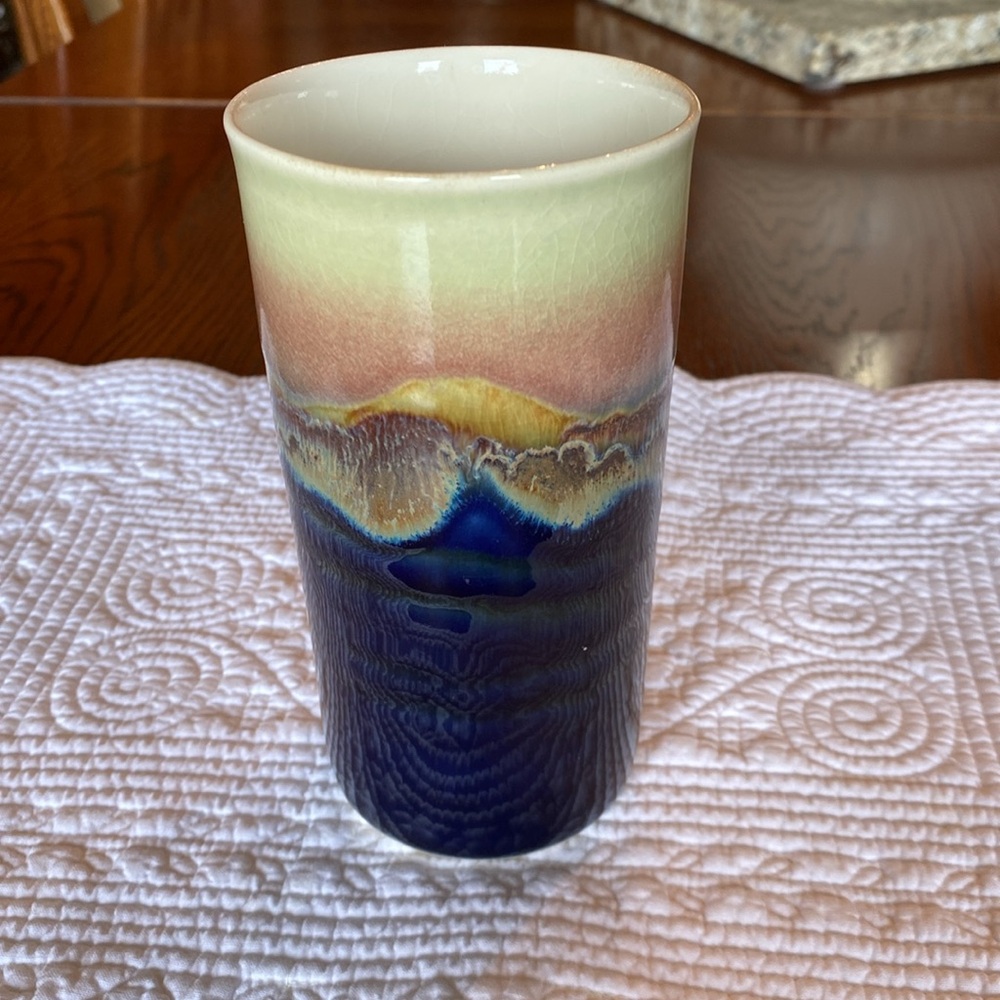 Vase - Picture 2 of 7